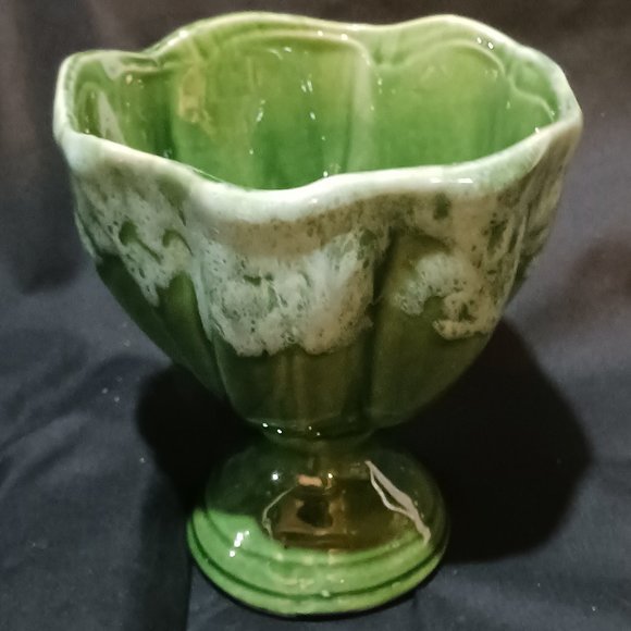 Planter - Picture 1 of 7